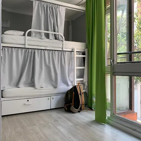 Alberguinn Hostel *